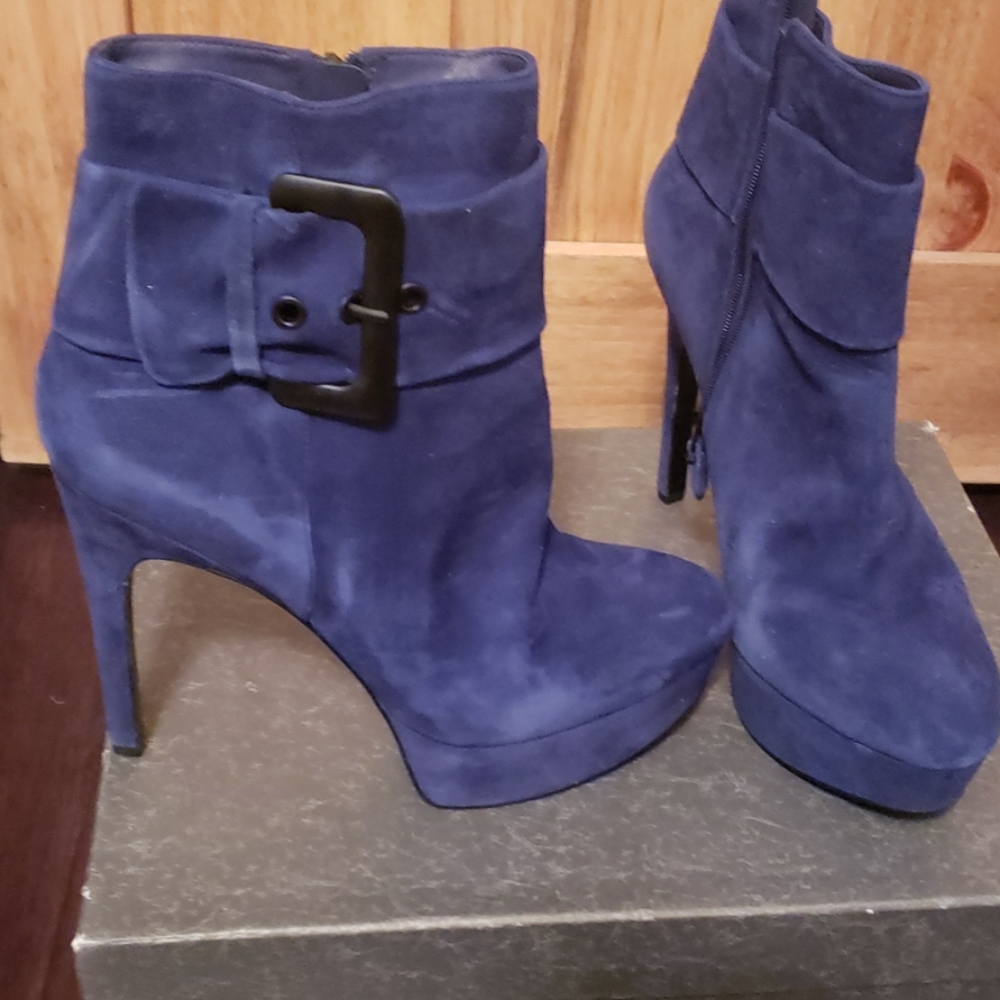 Shoes - Picture 2 of 6